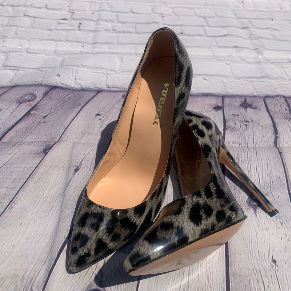 NWOB Patent leather snow leopard heels